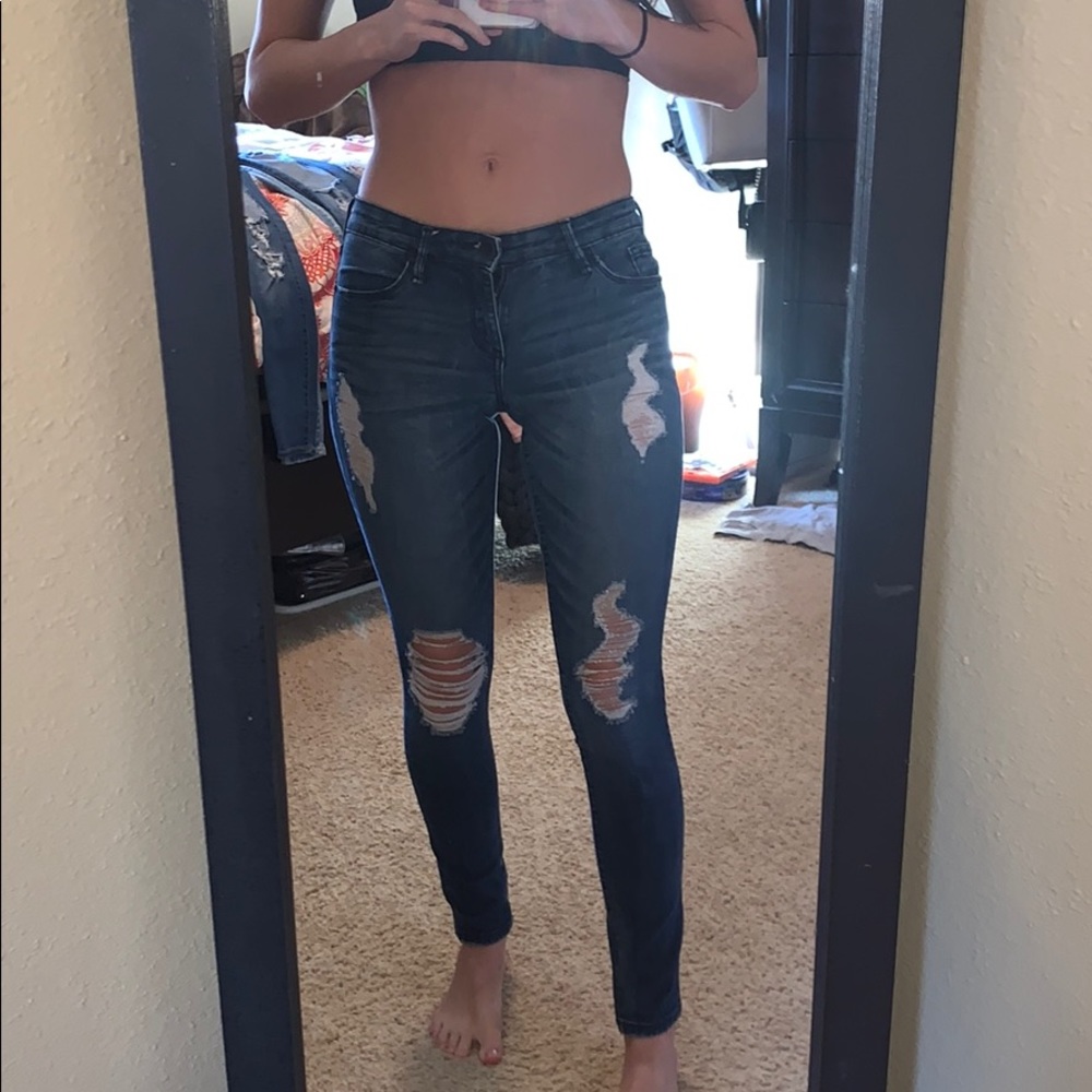 Ripped skinny jeans